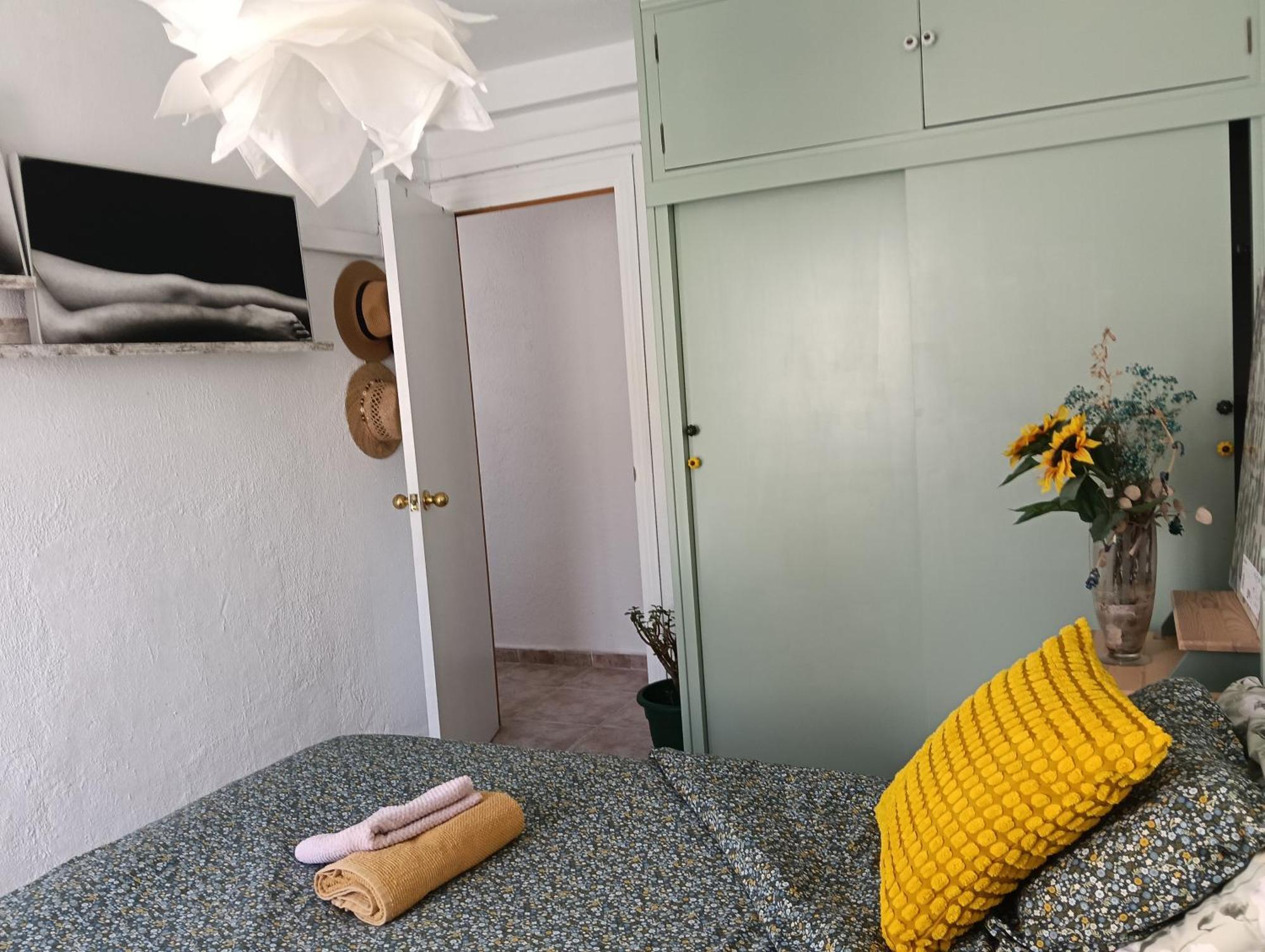 Coty'S Beach, Habitaciones En Casa Compartida Benalmadena Exterior photo